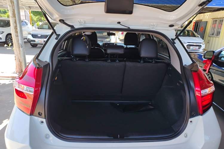 Used Toyota YARiS L Zhi Xuan 2019 1.5E CVT Dynamic Edition China VI compliant Trunk