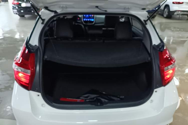 Used Toyota YARiS L Zhi Xuan 2019 1.5E CVT Dynamic Edition China VI compliant Trunk