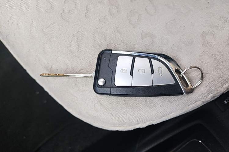 Used Toyota YARiS L Zhi Xuan 2019 1.5E CVT Dynamic Edition China VI compliant Vehicle Key