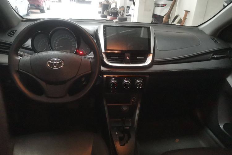 Used Toyota YARiS L Zhi Xuan 2019 1.5E CVT Dynamic Edition China VI compliant Center Console