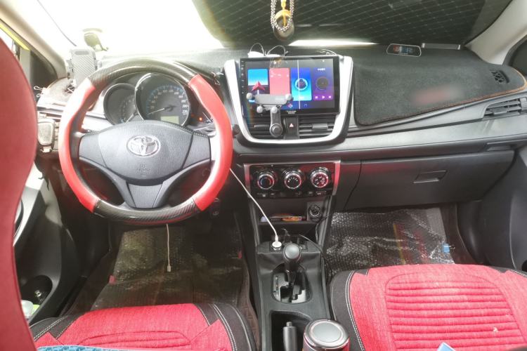 Used Toyota YARiS L Zhi Xuan 2019 1.5E CVT Dynamic Edition China VI compliant Center Console