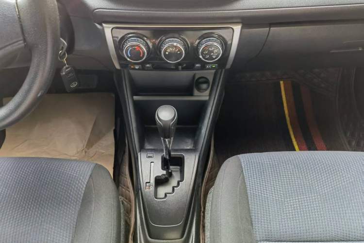Used Toyota YARiS L Zhi Xuan 2019 1.5E CVT Dynamic Edition China VI compliant Gear Lever