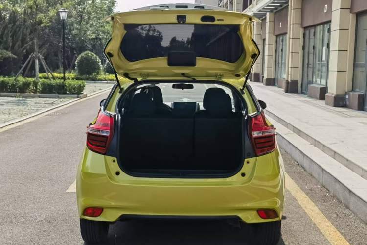 Used Toyota YARiS L Zhi Xuan 2019 1.5E CVT Dynamic Edition China VI compliant Trunk