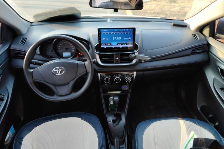 Used Toyota YARiS L Zhi Xuan 2020 1.5L CVT Leading Edition Center Console