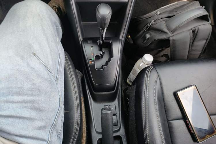 Used Toyota YARiS L Zhi Xuan 2020 1.5L CVT Leading Edition Gear Lever