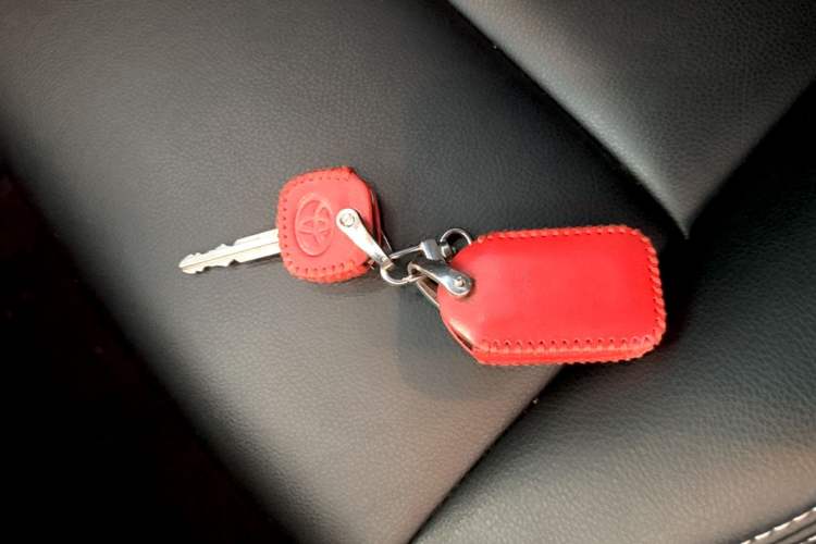 Used Toyota YARiS L Zhi Xuan 2020 1.5L CVT Leading Edition Vehicle Key