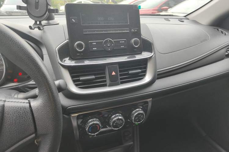Used Toyota YARiS L Zhi Xuan 2020 1.5L CVT Leading Edition Audio And AC Panel