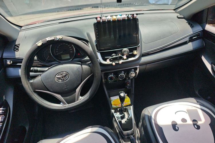 Used Toyota YARiS L Zhi Xuan 2020 1.5L CVT Luxury Edition Center Console