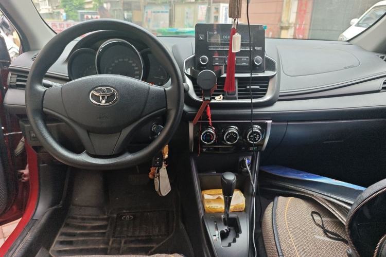 Used Toyota YARiS L Zhi Xuan 2020 1.5L CVT Leading Edition Center Console