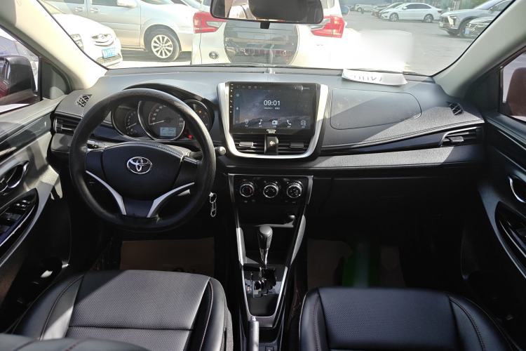 Used Toyota YARiS L Zhi Xuan 2020 X-Trail X 1.5L CVT Luxury Edition Center Console