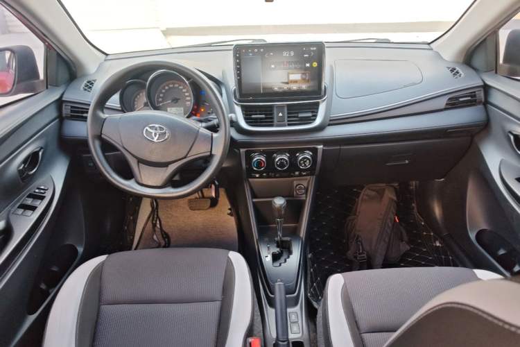 Used Toyota YARiS L Zhi Xuan 2020 1.5L CVT Leading Edition Center Console