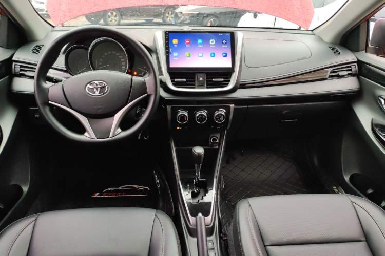Used Toyota YARiS L Zhi Xuan 2020 X-Trail X 1.5L CVT Luxury Edition Center Console