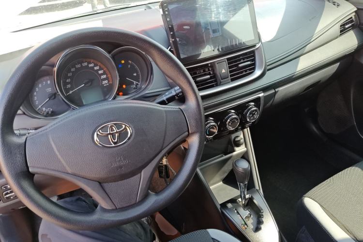 Used Toyota YARiS L Zhi Xuan 2020 X-Trail X 1.5L CVT Leading Edition Center Console