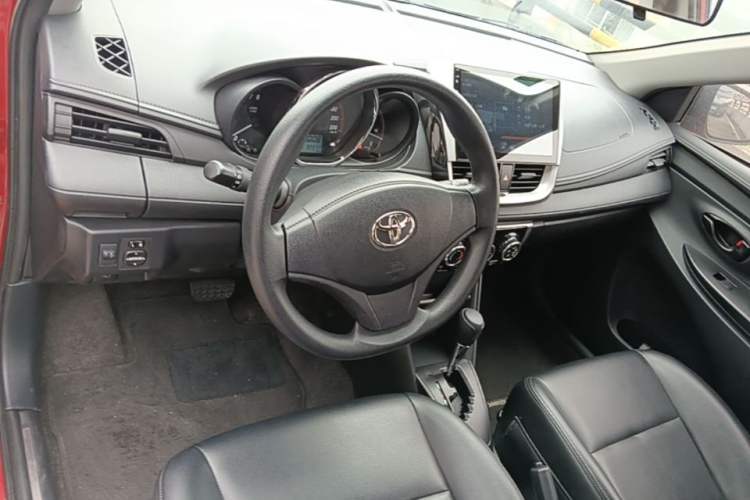 Used Toyota YARiS L Zhi Xuan 2020 1.5L CVT Leading Edition Center Console