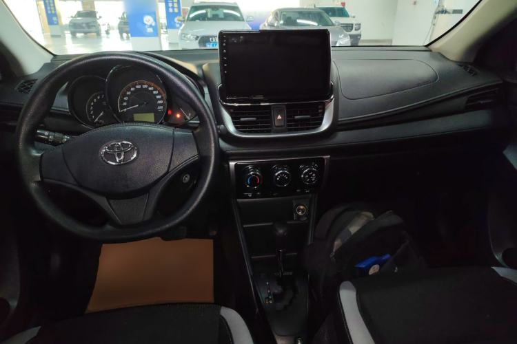 Used Toyota YARiS L Zhi Xuan 2020 1.5L CVT Leading Edition Center Console