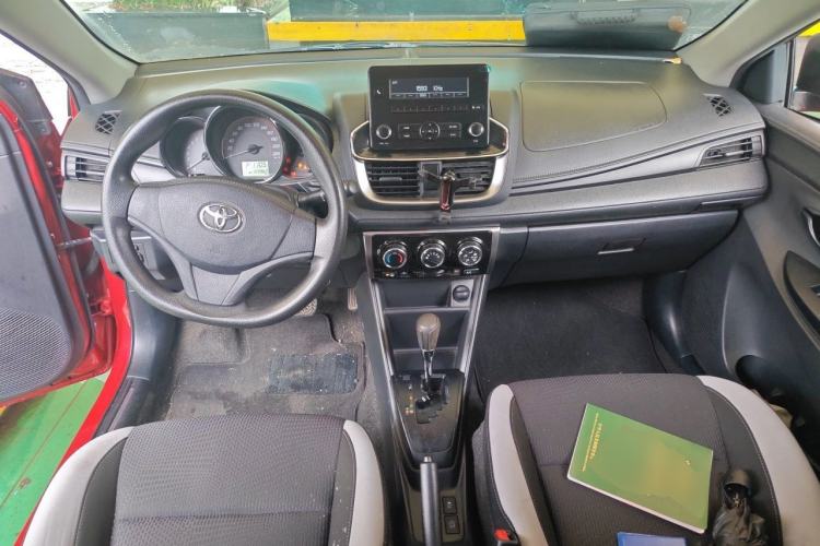 Used Toyota YARiS L Zhi Xuan 2020 1.5L CVT Leading Edition Center Console