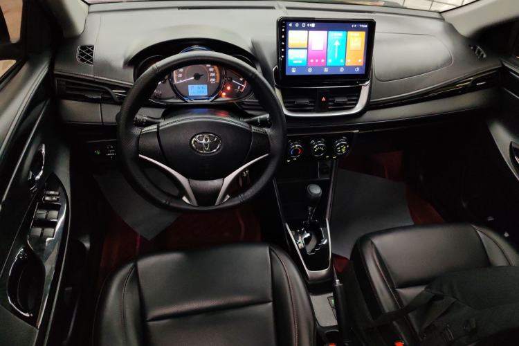 Used Toyota YARiS L Zhi Xuan 2020 1.5L CVT Luxury Edition Center Console