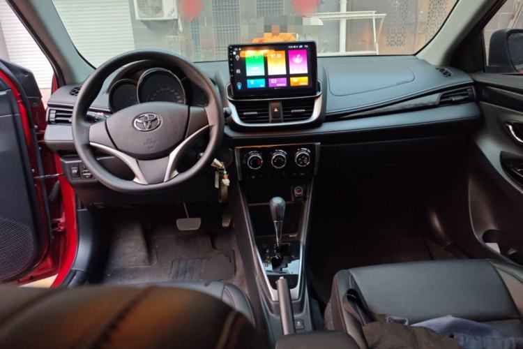 Used Toyota YARiS L Zhi Xuan 2020 1.5L CVT Luxury Edition Center Console
