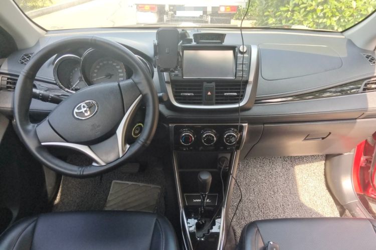 Used Toyota YARiS L Zhi Xuan 2020 X-Trail X 1.5L CVT Luxury Edition Center Console