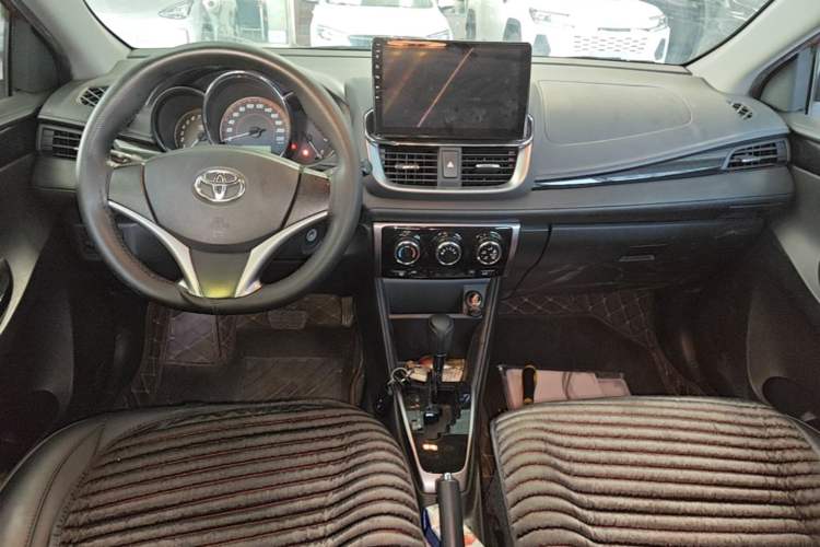 Used Toyota YARiS L Zhi Xuan 2020 X-Trail X 1.5L CVT Luxury Edition Center Console