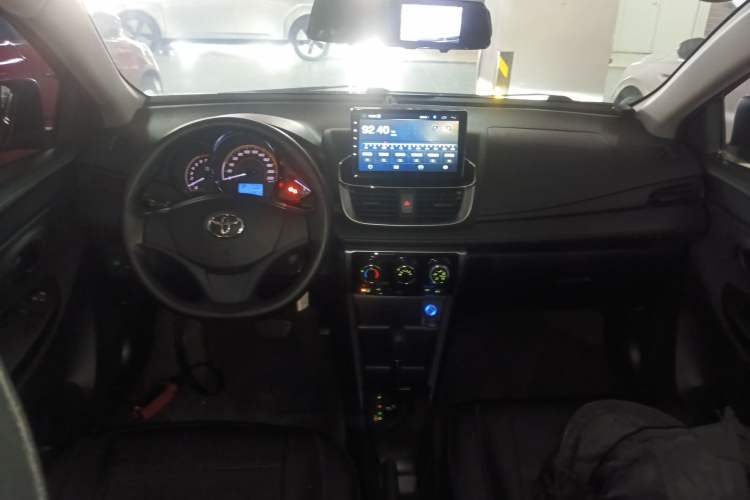 Used Toyota YARiS L Zhi Xuan 2020 X-Trail X 1.5L CVT Leading Edition Center Console