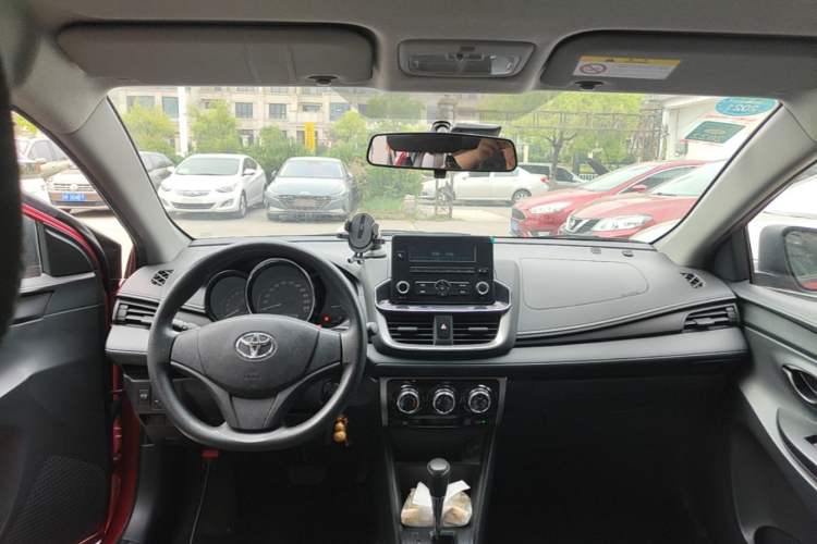 Used Toyota YARiS L Zhi Xuan 2020 1.5L CVT Leading Edition Center Console