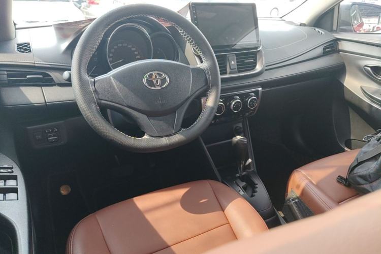 Used Toyota YARiS L Zhi Xuan 2020 X-Trail X 1.5L CVT Leading Edition Center Console