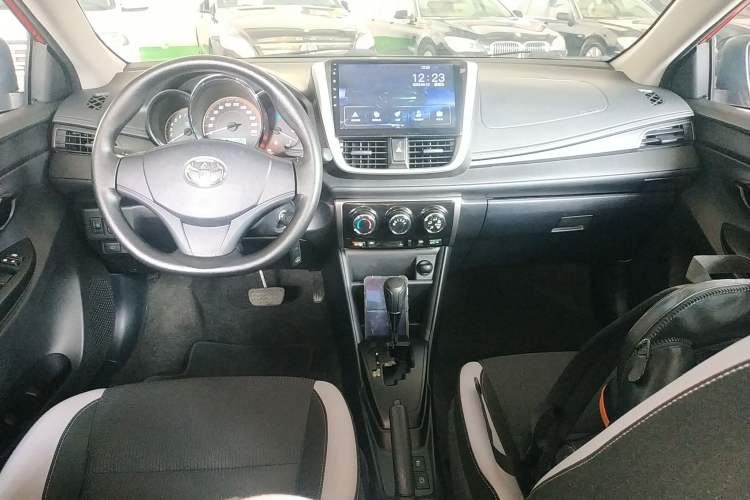 Used Toyota YARiS L Zhi Xuan 2020 1.5L CVT Leading Edition Center Console