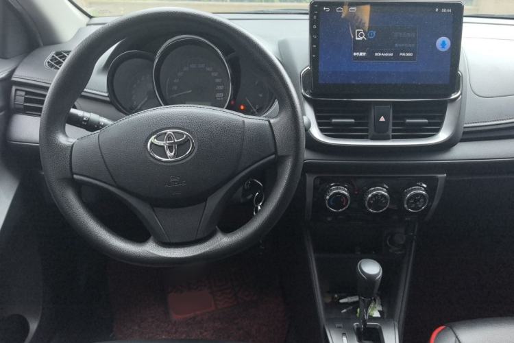 Used Toyota YARiS L Zhi Xuan 2020 1.5L CVT Leading Edition Center Console