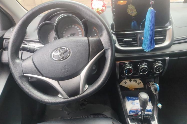 Used Toyota YARiS L Zhi Xuan 2020 X-Trail X 1.5L CVT Luxury Edition Center Console