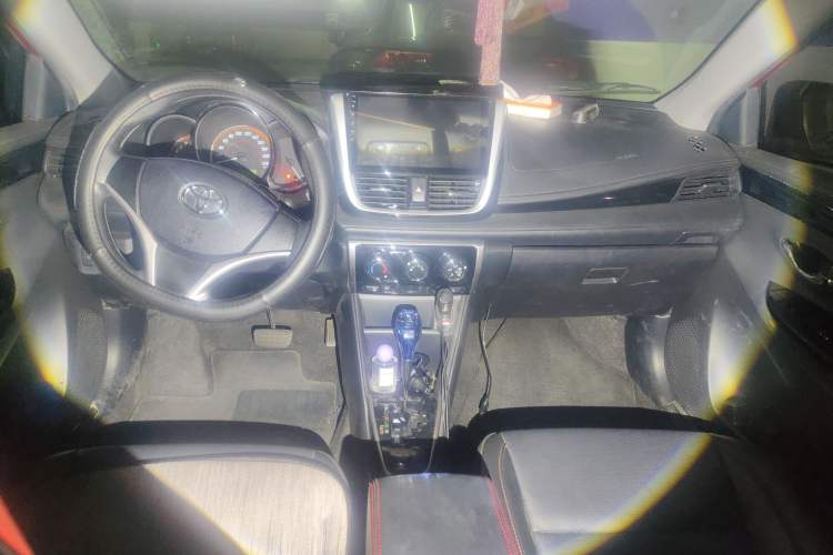 Used Toyota YARiS L Zhi Xuan 2020 X-Trail X 1.5L CVT Luxury Edition Center Console
