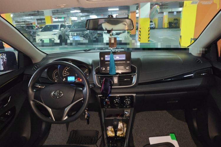 Used Toyota YARiS L Zhi Xuan 2020 X-Trail X 1.5L CVT Luxury Edition Center Console