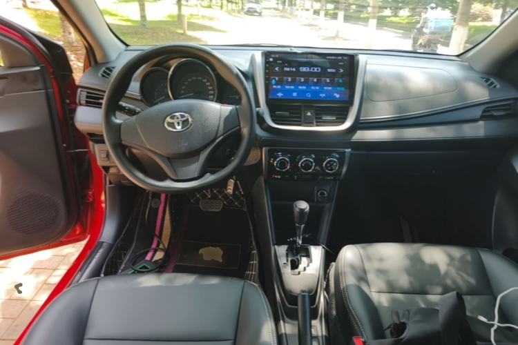 Used Toyota YARiS L Zhi Xuan 2020 1.5L CVT Leading Edition Center Console