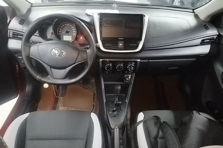 Used Toyota YARiS L Zhi Xuan 2020 1.5L CVT Leading Edition Center Console
