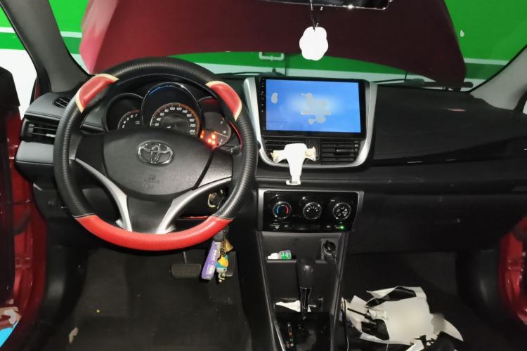 Used Toyota YARiS L Zhi Xuan 2020 X-Trail X 1.5L CVT Luxury Edition Center Console