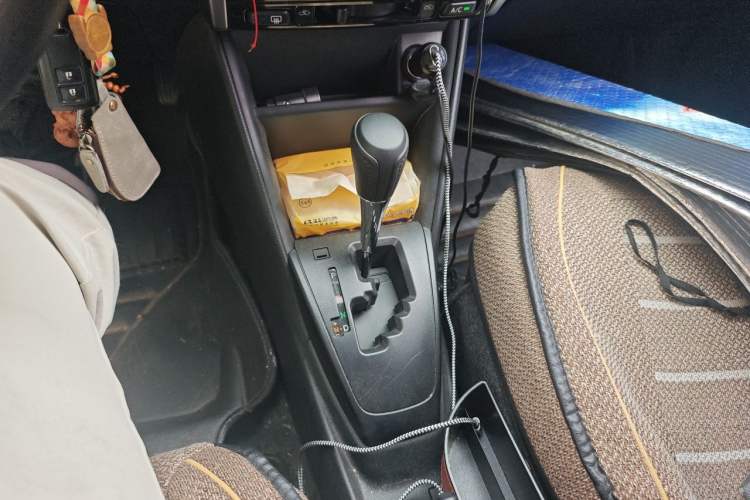 Used Toyota YARiS L Zhi Xuan 2020 1.5L CVT Leading Edition Gear Lever