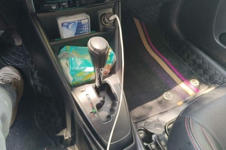 Used Toyota YARiS L Zhi Xuan 2020 1.5L CVT Leading Edition Gear Lever
