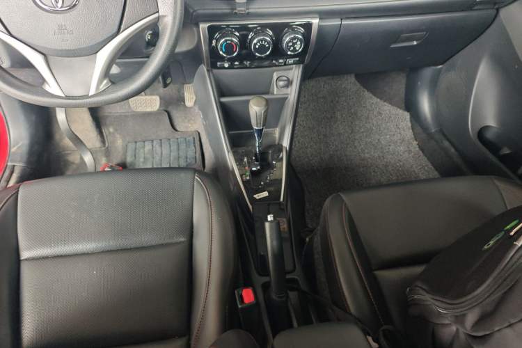 Used Toyota YARiS L Zhi Xuan 2020 1.5L CVT Luxury Edition Gear Lever