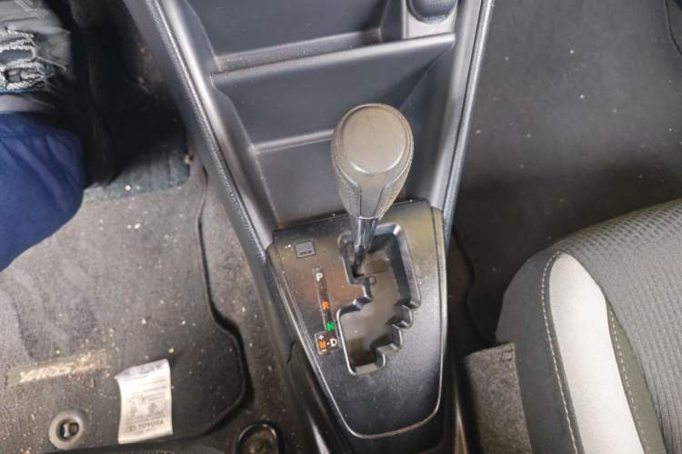 Used Toyota YARiS L Zhi Xuan 2020 1.5L CVT Leading Edition Gear Lever