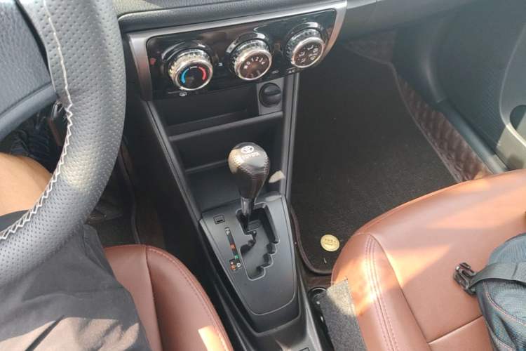 Used Toyota YARiS L Zhi Xuan 2020 X-Trail X 1.5L CVT Leading Edition Gear Lever