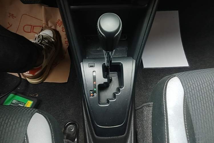 Used Toyota YARiS L Zhi Xuan 2020 1.5L CVT Leading Edition Gear Lever