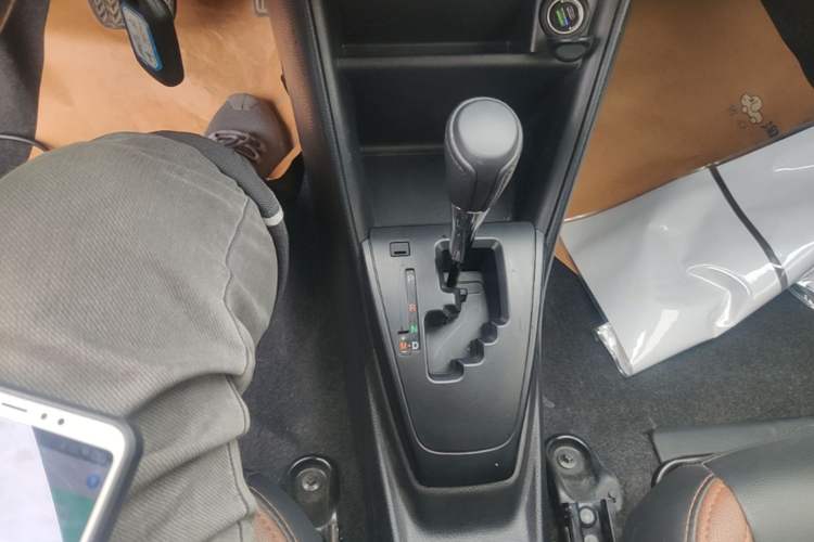 Used Toyota YARiS L Zhi Xuan 2020 X-Trail X 1.5L CVT Leading Edition Gear Lever