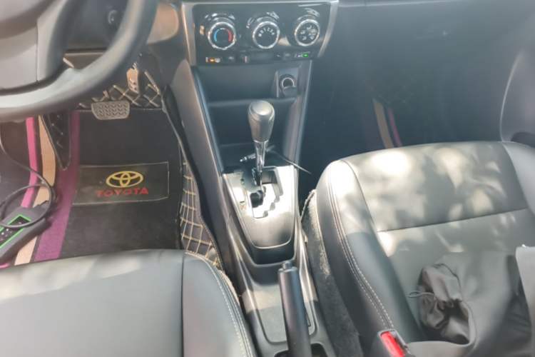 Used Toyota YARiS L Zhi Xuan 2020 1.5L CVT Leading Edition Gear Lever