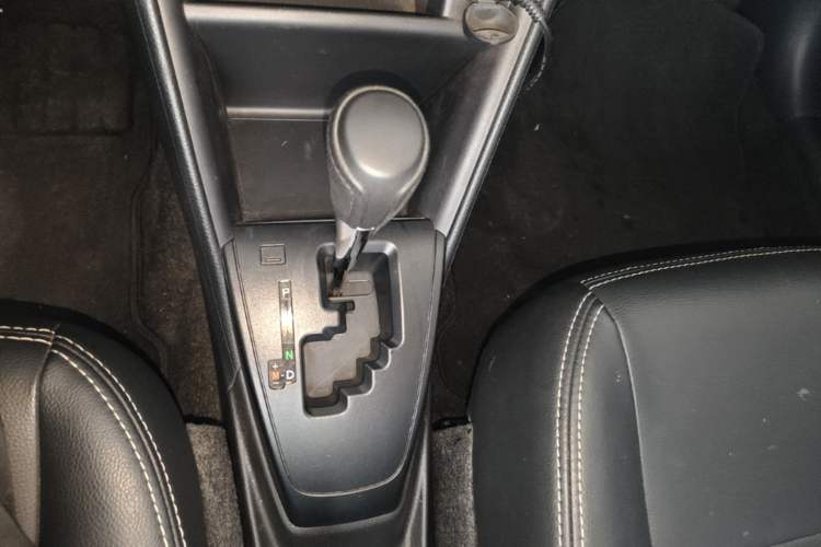 Used Toyota YARiS L Zhi Xuan 2020 1.5L CVT Leading Edition Gear Lever