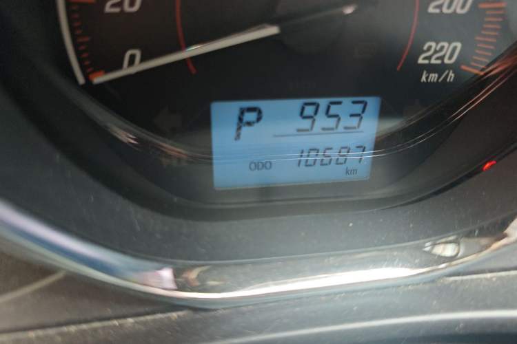 Used Toyota YARiS L Zhi Xuan 2020 1.5L CVT Leading Edition Odometer Close Up