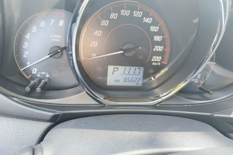 Used Toyota YARiS L Zhi Xuan 2020 1.5L CVT Leading Edition Odometer Close Up