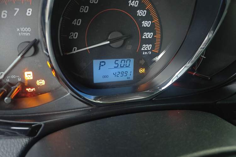 Used Toyota YARiS L Zhi Xuan 2020 X-Trail X 1.5L CVT Luxury Edition Odometer Close Up