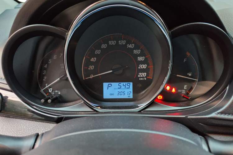 Used Toyota YARiS L Zhi Xuan 2020 1.5L CVT Luxury Edition Odometer Close Up