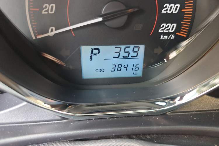 Used Toyota YARiS L Zhi Xuan 2020 X-Trail X 1.5L CVT Leading Edition Odometer Close Up