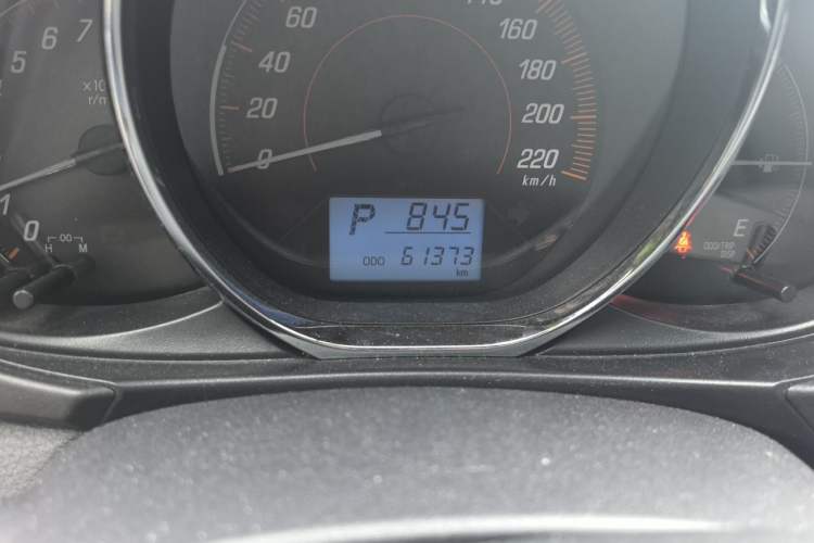 Used Toyota YARiS L Zhi Xuan 2020 1.5L CVT Leading Edition Odometer Close Up